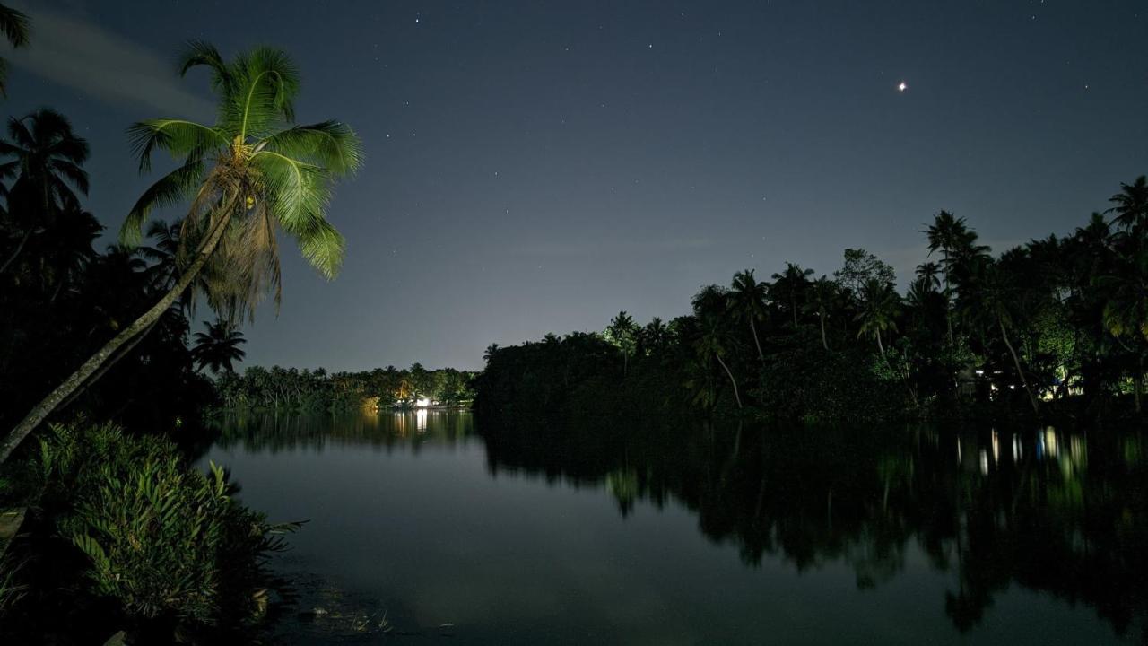 Islandstay-A Riverside Property Kollam Exterior foto
