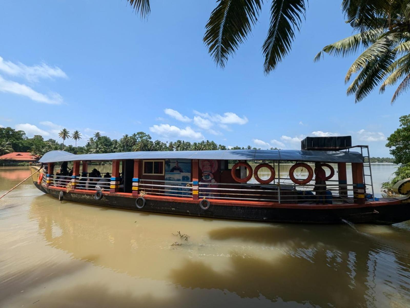 Islandstay-A Riverside Property Kollam Exterior foto